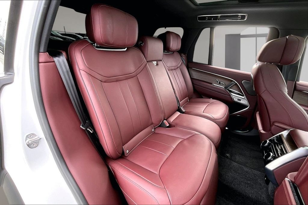 Certified Used 2025 Icy White Satin Land Rover Autobiography image 23