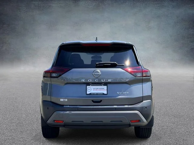 Used 2023 Gray Nissan SV image 3