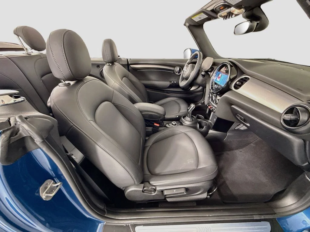 Certified Used 2024 Island Blue metallic MINI  image 20