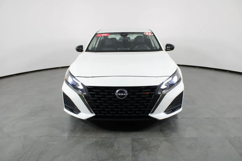 Certified Used 2023 White Nissan 2.5 SR image 13