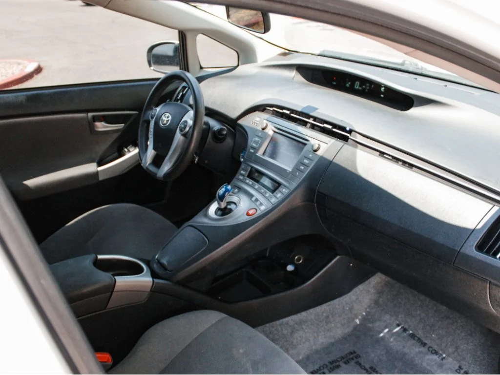 Used 2012 White Toyota One image 24