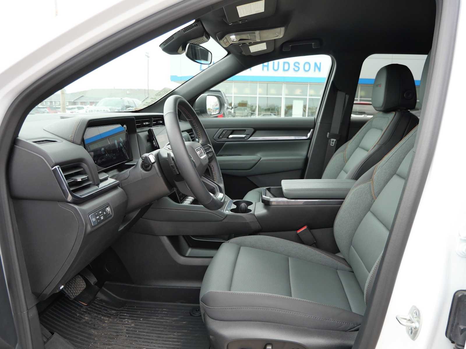 2026 GMC Terrain AT4 - Photo 10