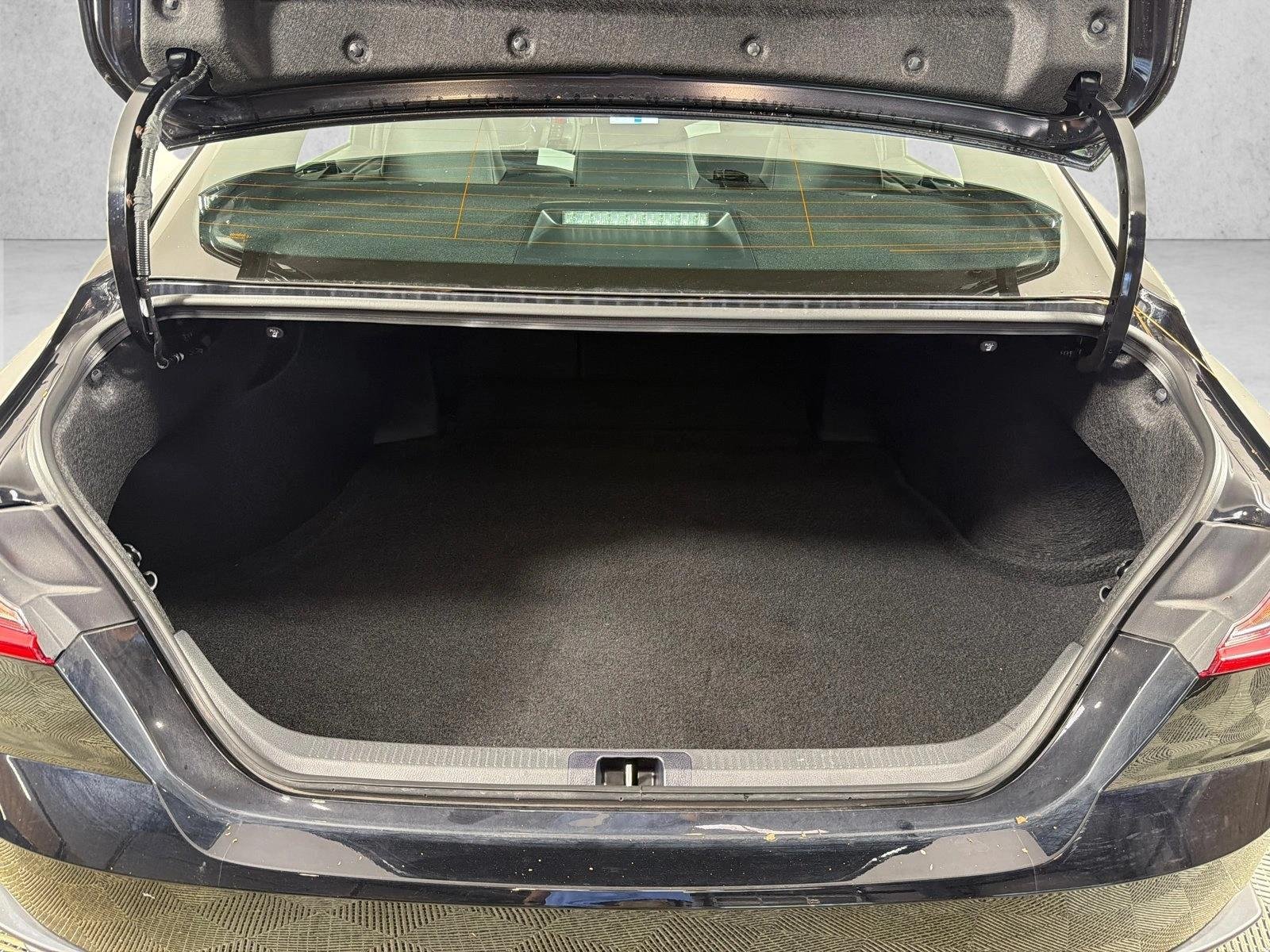 Used 2025  Toyota SE image 18
