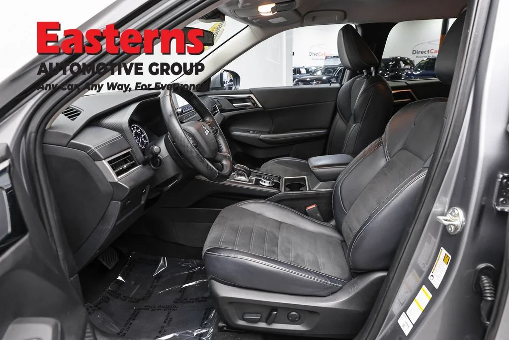 Used 2024 Gray Mitsubishi SE image 14