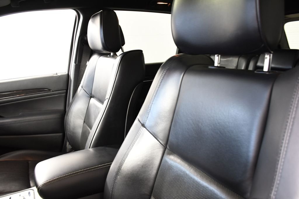 Used 2015 Bright White Clearcoat Jeep Overland image 17
