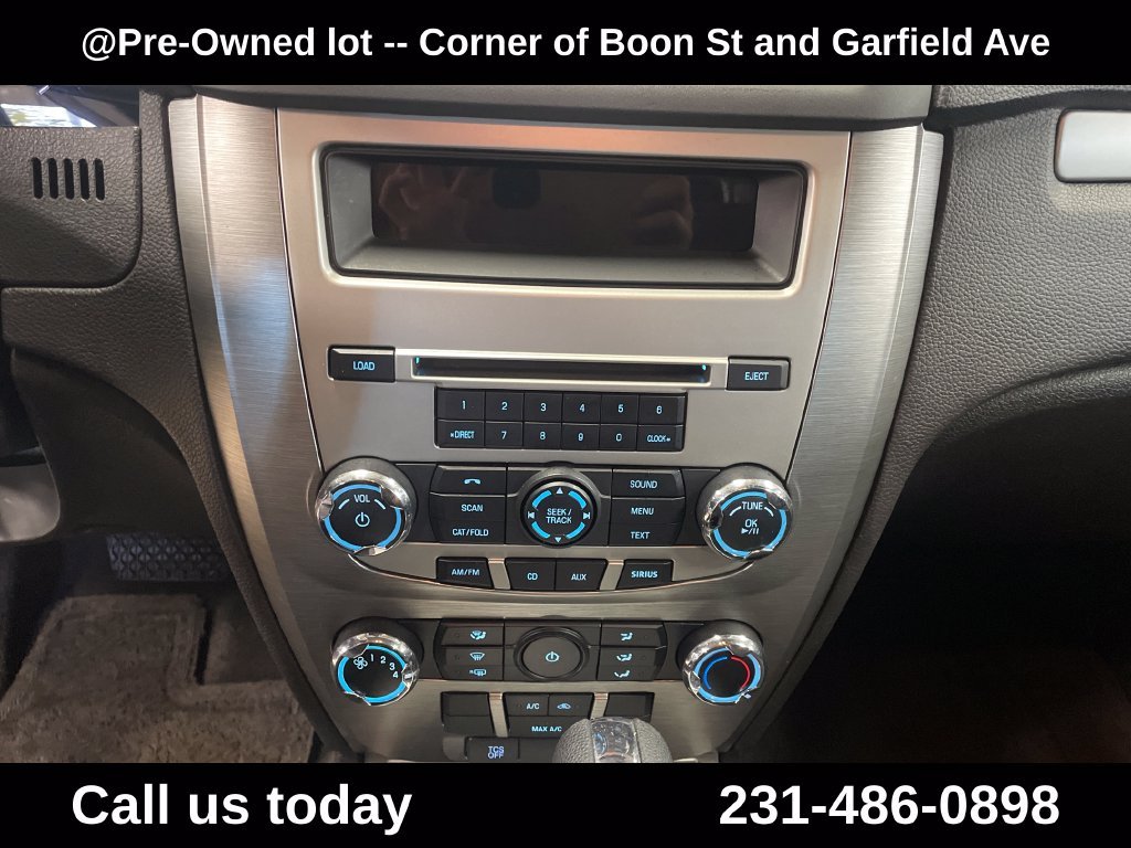 Used 2012 Gray Ford SE image 22