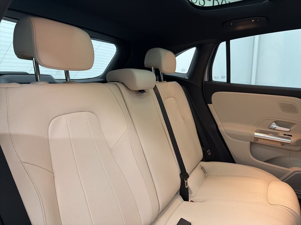 Used 2026 Silver Mercedes-Benz GLA 250 image 26