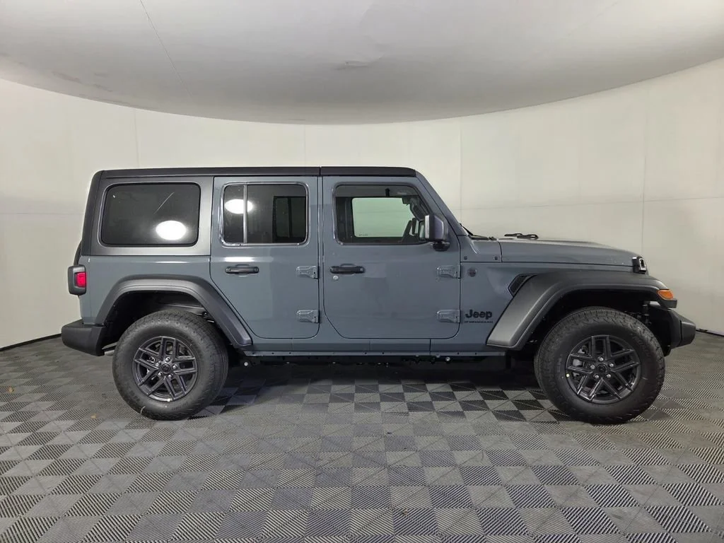 New 2026 Anvil Clear-Coat Exterior Paint Jeep Sport S image 5