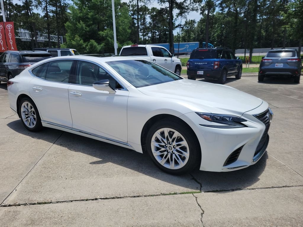 Used 2018 White Lexus 500 Base image 9