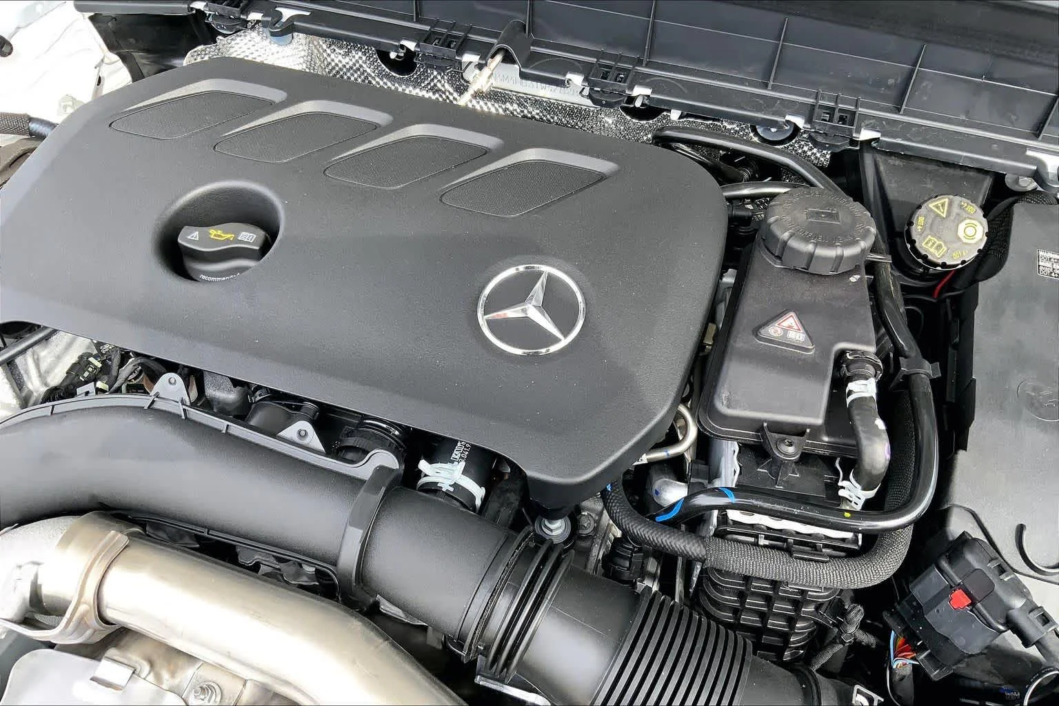 Certified Used 2026 Polar White Mercedes-Benz GLB 250 image 27