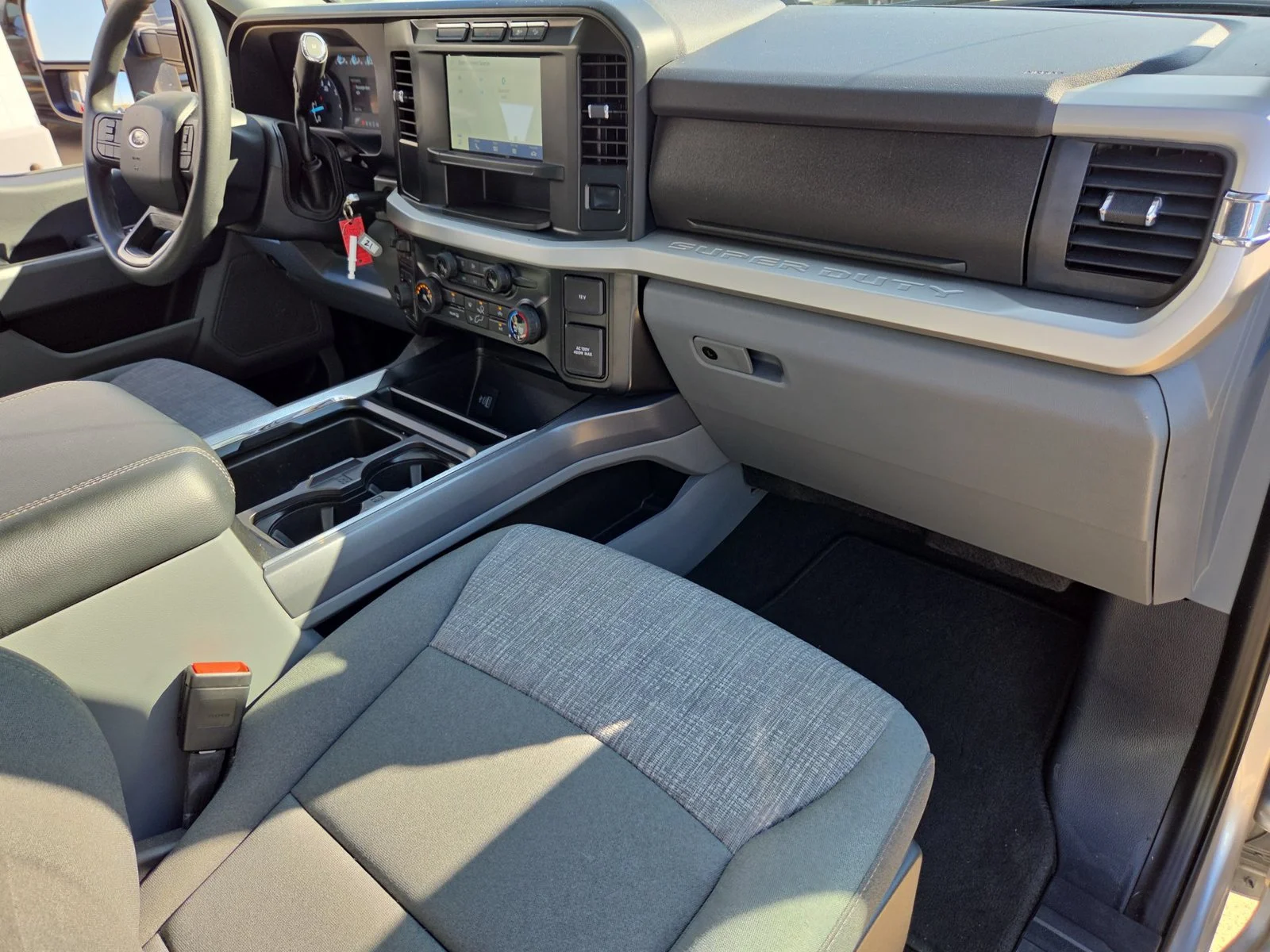 Used 2024 Silver Ford XLT image 27