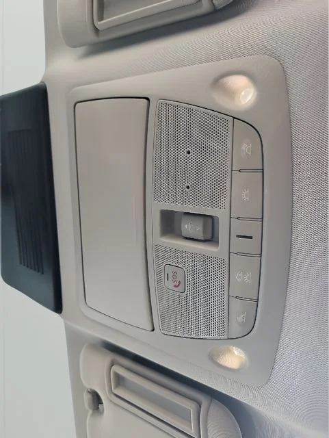 Used 2021 Black Nissan SL image 33