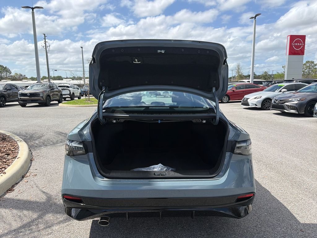 New 2026 Nissan Sentra SR 4D Sedan