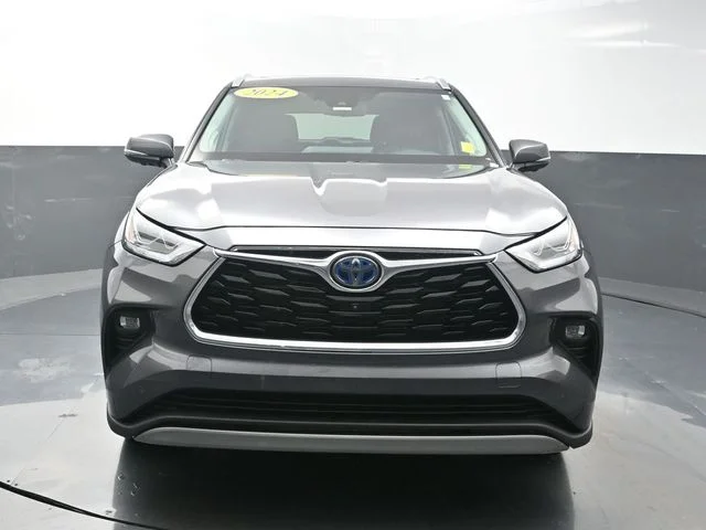 Used 2024 Gray Toyota Platinum image 2