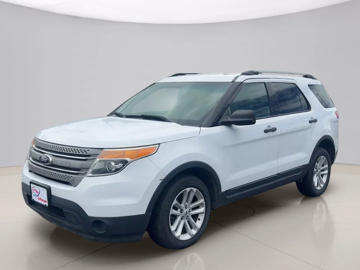 Used 2015 White Ford 4WD image 1