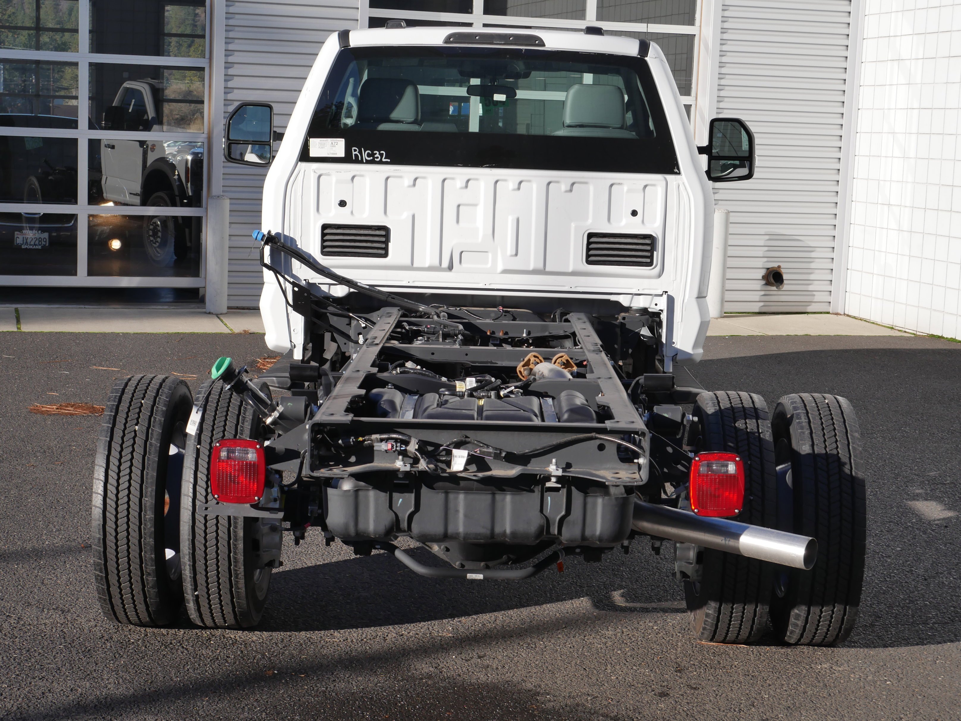 2025 Ford F-450 Super Duty Chassis Cab XL - Photo 16