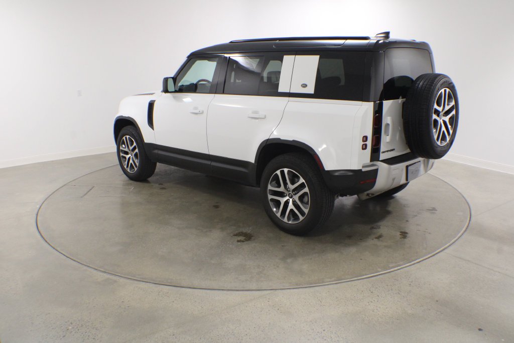 Certified Used 2023 Fuji White Land Rover S image 4
