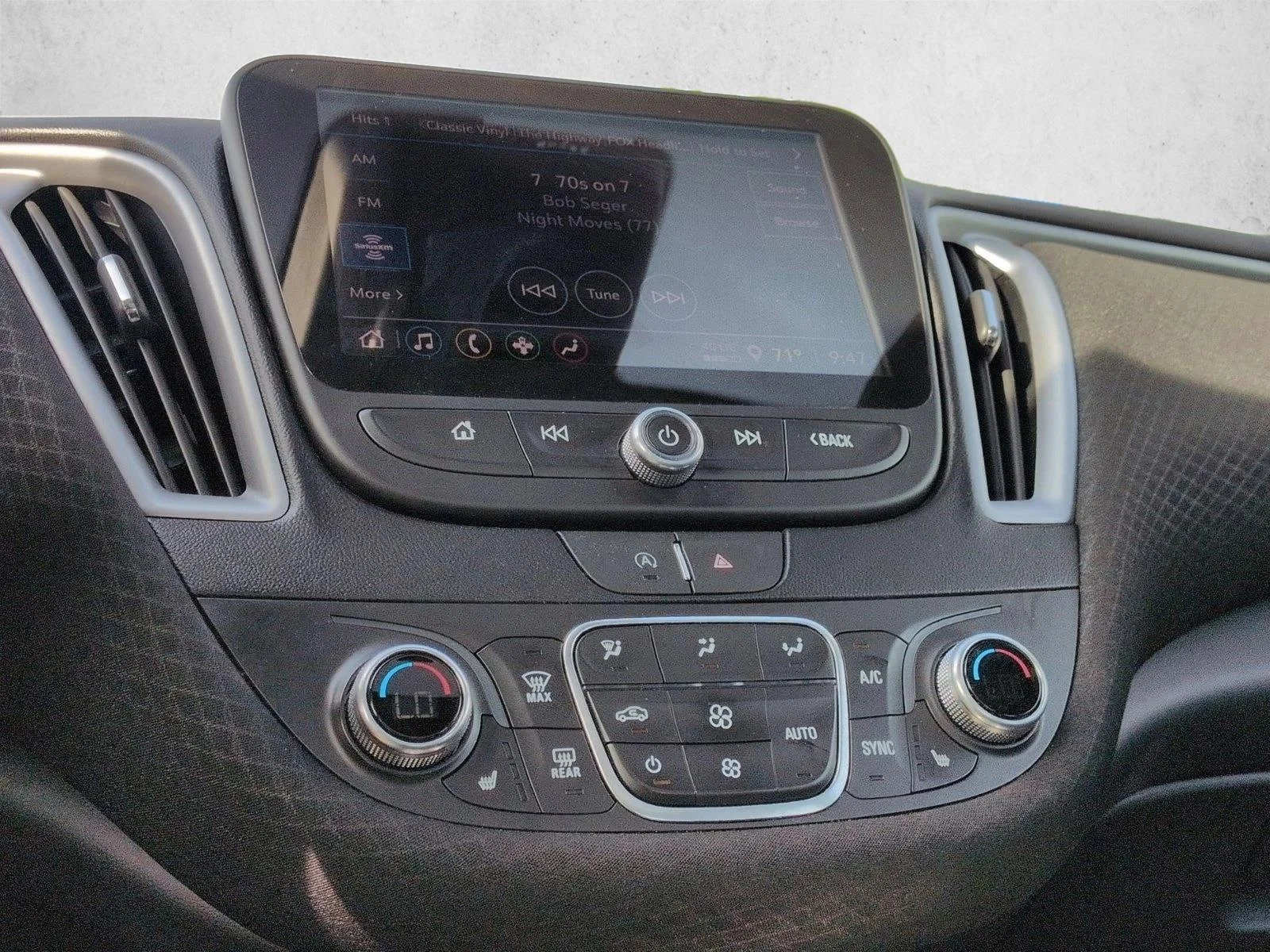 2023 Chevrolet Malibu 1LT - Photo 14