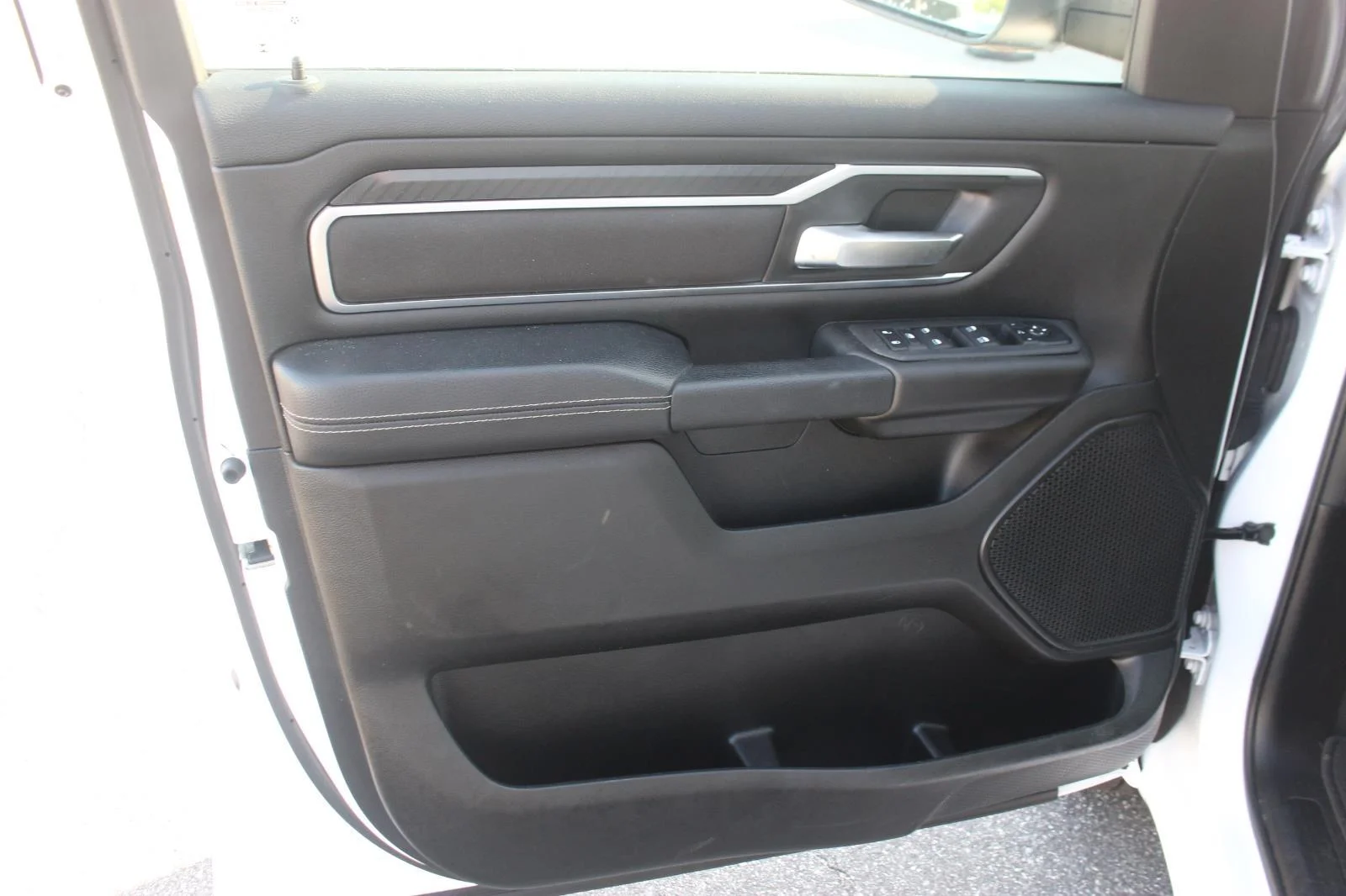 Used 2025 White Ram Big Horn image 12