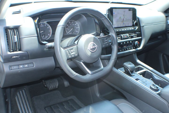 Used 2024 Pearl White Tricoat Nissan SL image 7