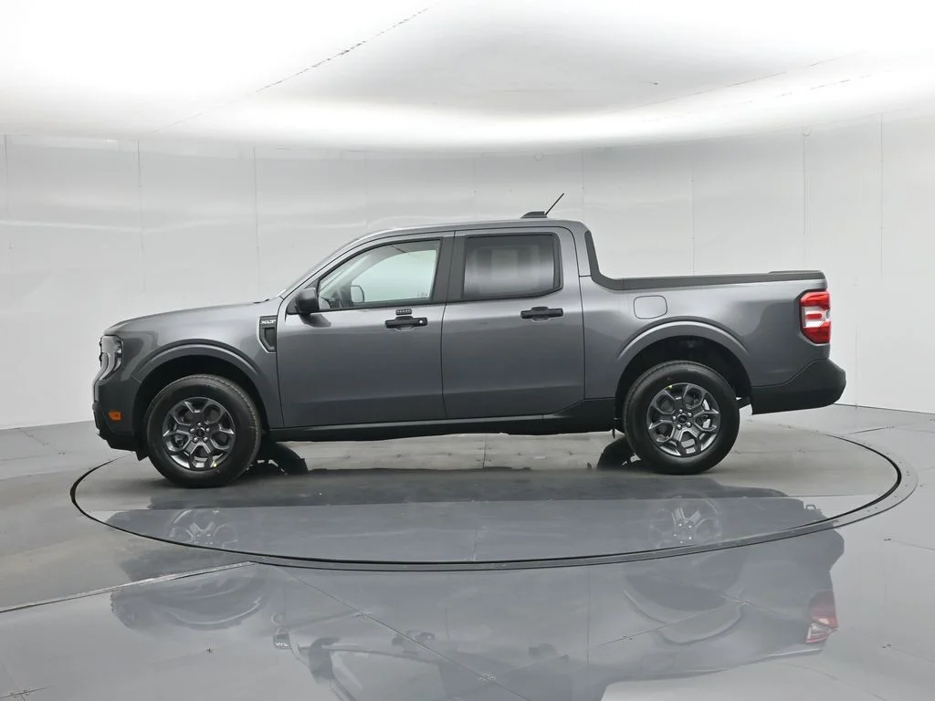 New 2026 Carbonized Gray Metallic Ford XLT image 4