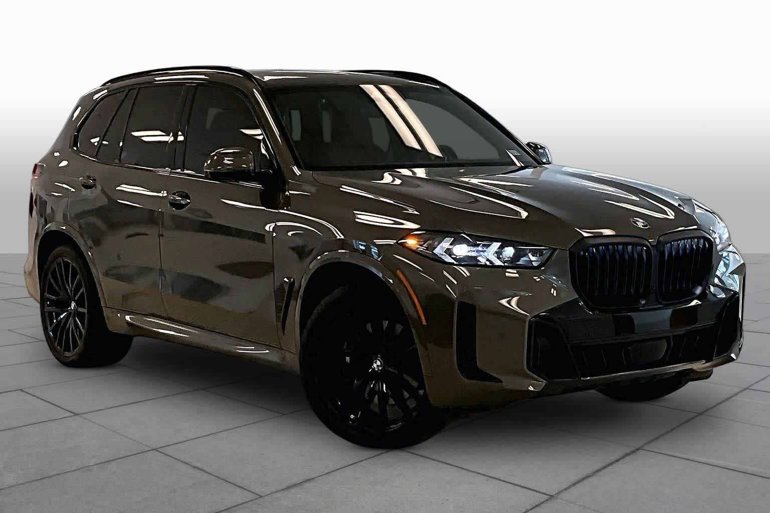 Certified Used 2024 Manhattan Green Metallic BMW xDrive40i image 2