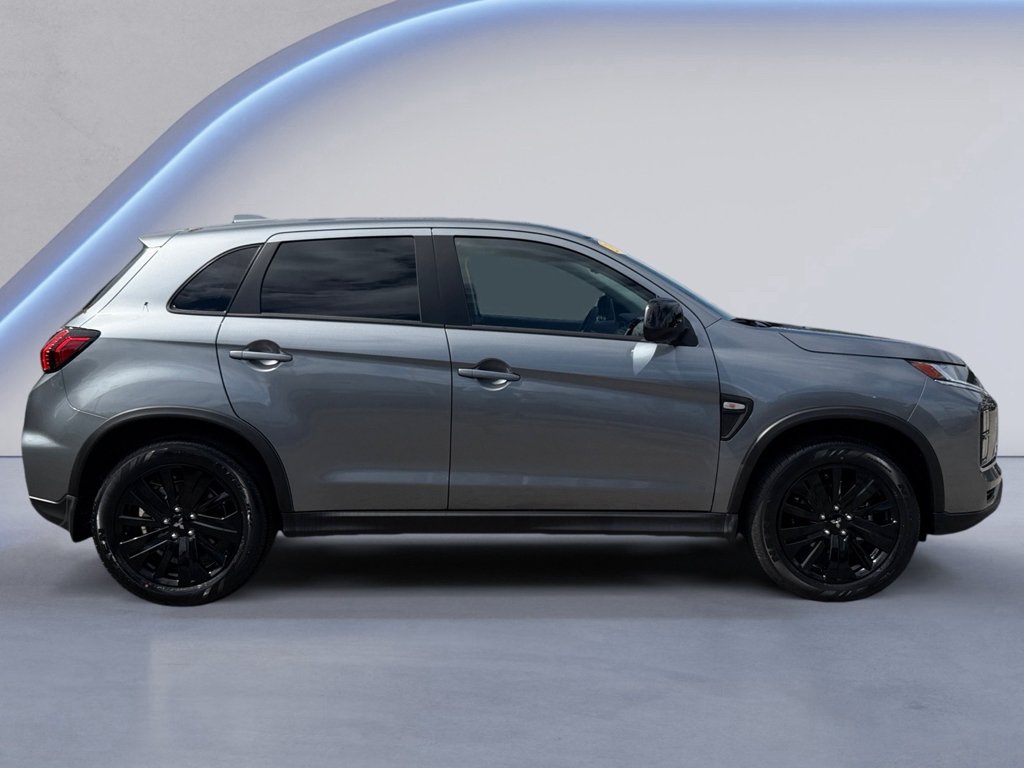 New 2026 Mercury Gray Metallic Mitsubishi LE image 2
