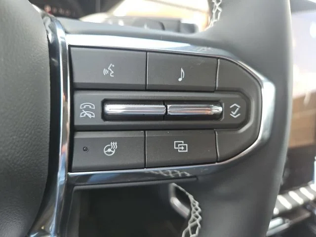 2026 GMC Acadia Denali Ultimate - Photo 10