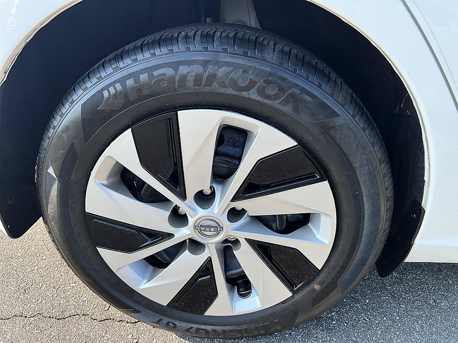 Certified Used 2024 Glacier White Nissan 2.5 S image 11