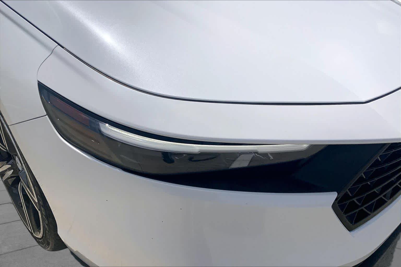 Used 2024 Platinum White Pearl Honda Sport image 27