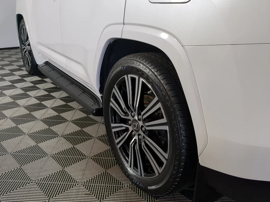 Used 2023 White Lexus Luxury image 5