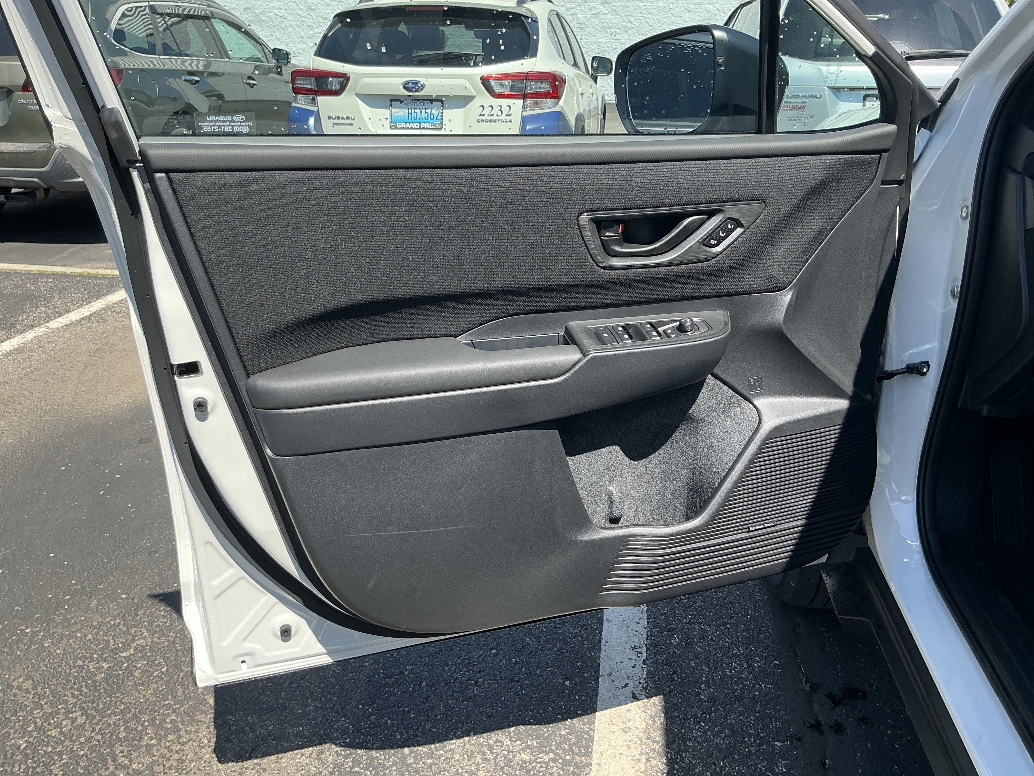 New 2026 CRYSTAL WHITE PEARL Subaru Limited image 9