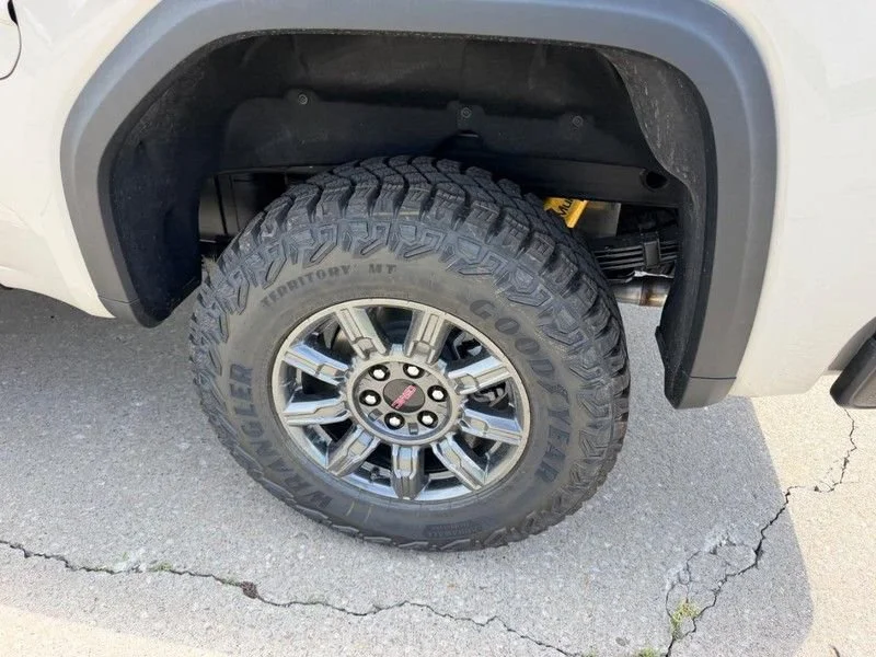 2026 GMC Sierra 1500 AT4X - Photo 6