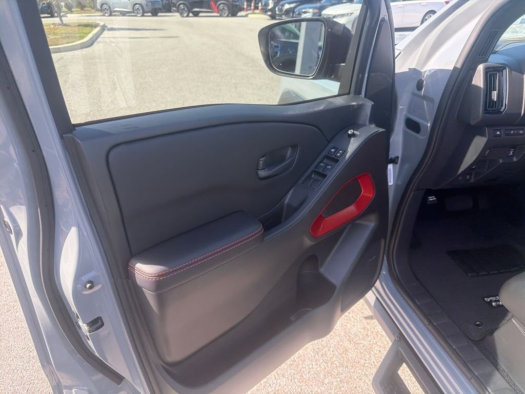 New 2026 Nissan Frontier PRO-4X 4D Crew Cab