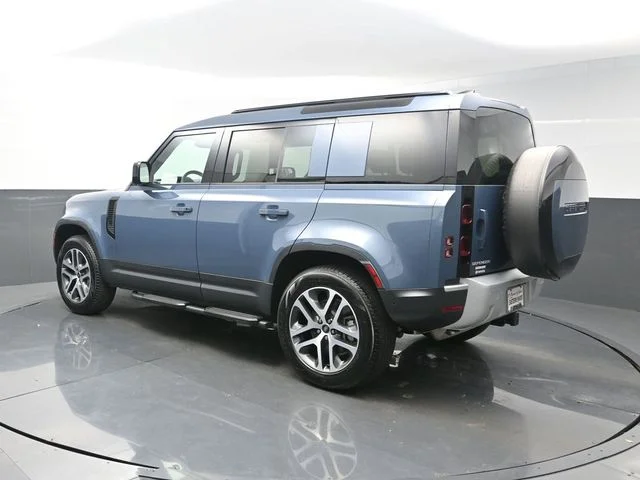 Used 2025 Blue Land Rover S image 5