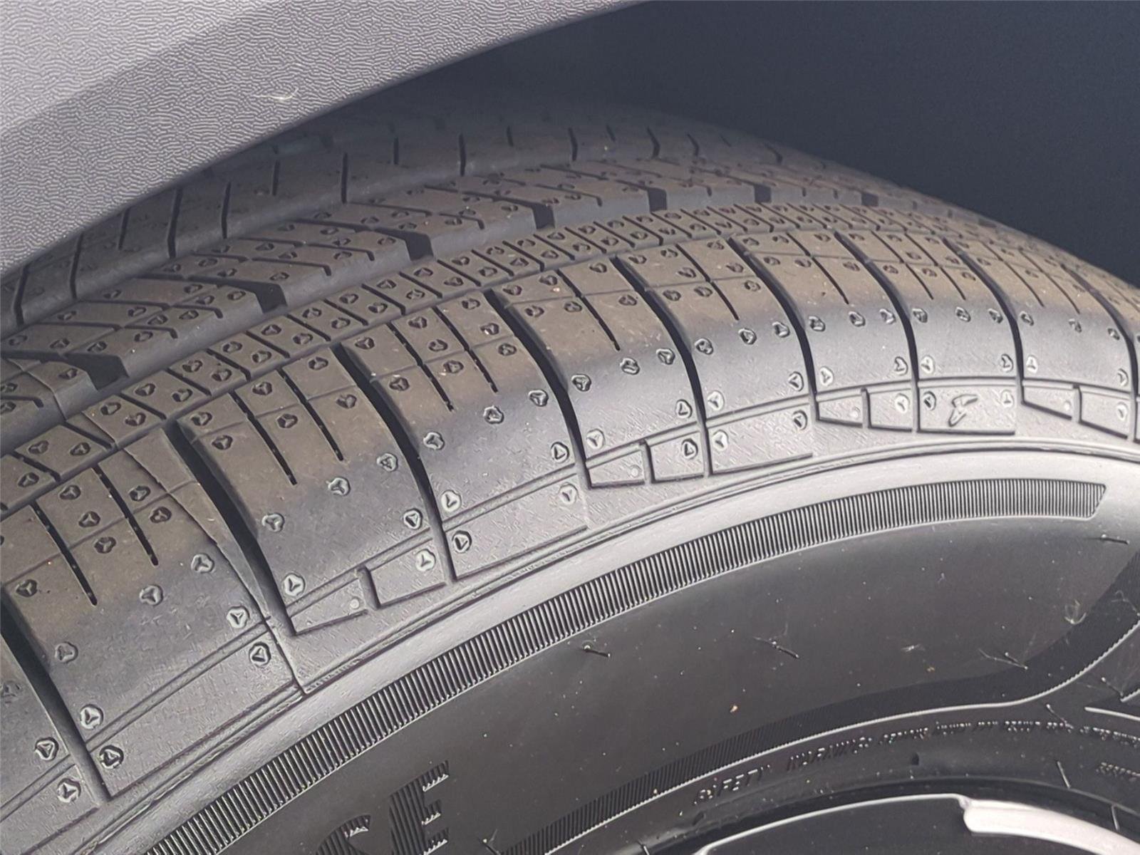 New 2026 Gravity Gray Kia EX image 13