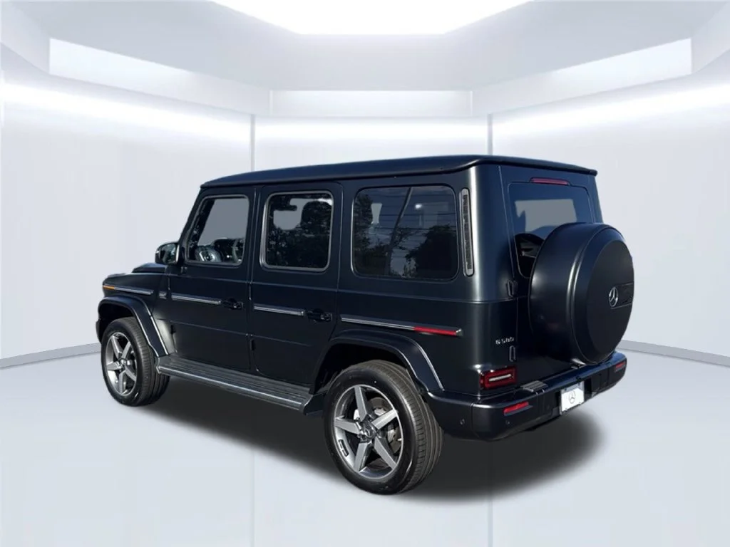 New 2027 MANUFAKTUR Night Black Magno Mercedes-Benz G 580 image 3