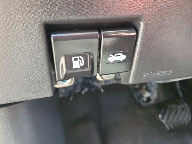 Used 2024 Black Nissan 1.6 SR image 19