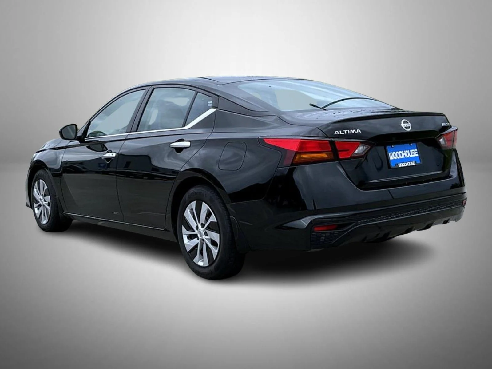 Used 2022 Black Nissan 2.5 S image 7