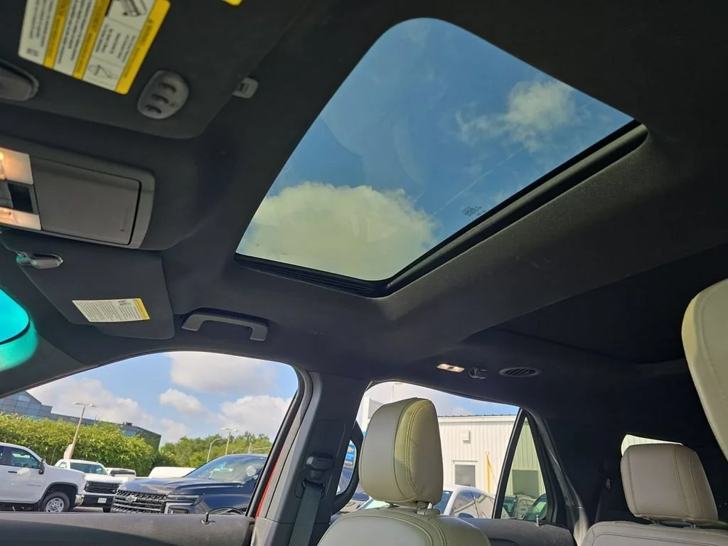 Used 2018 Red Ford Limited image 25