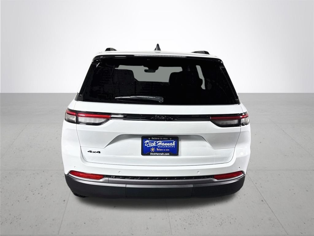 New 2027 Bright White Clear-Coat Paint Jeep Altitude image 7