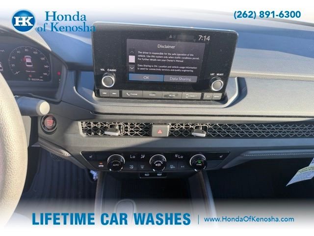 Certified Used 2025 Platinum White Pearl Honda SE image 5
