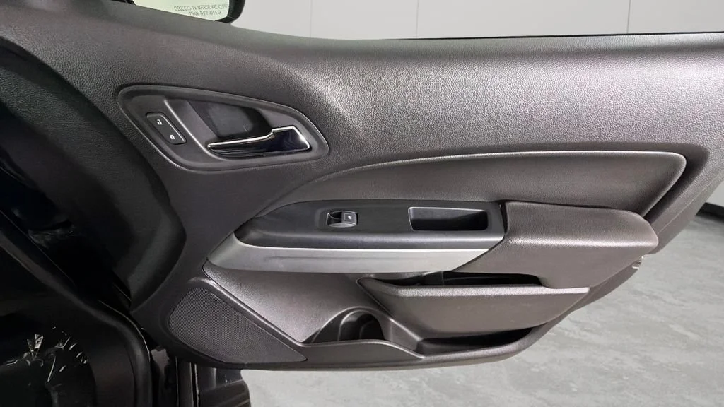 Used 2018 BLACK Chevrolet 2WD LT image 26
