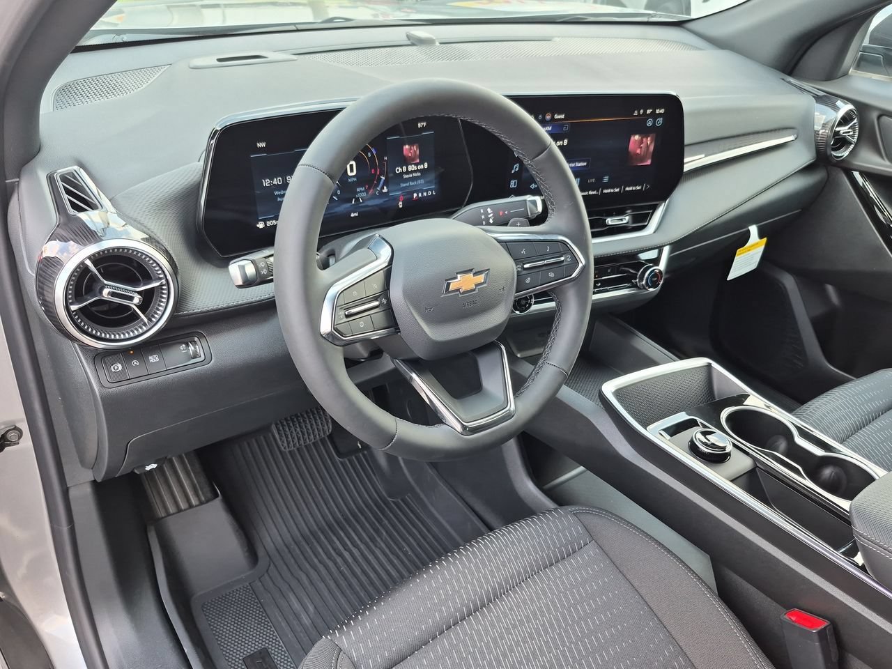 2027 Chevrolet Equinox LT - Photo 10