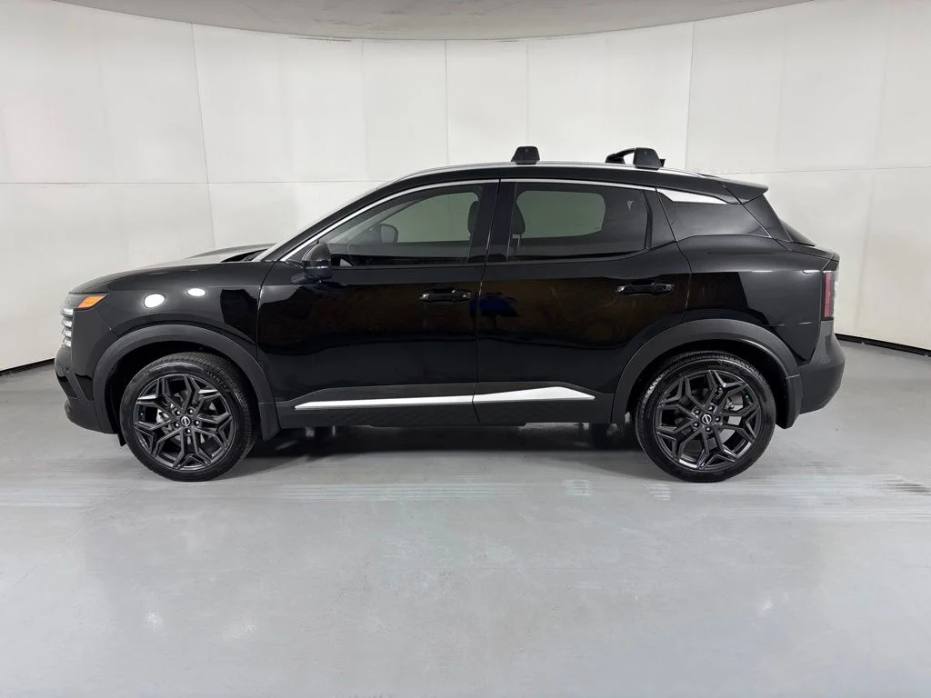 Used 2025 Black Nissan SR image 5