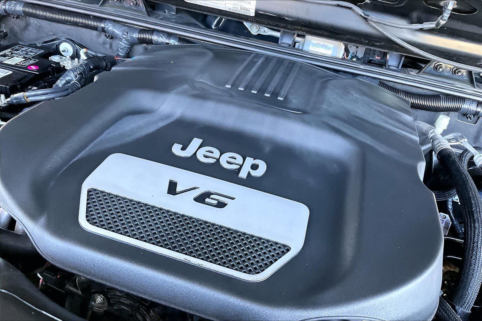 Used 2017 Black Clearcoat Jeep Sport image 27