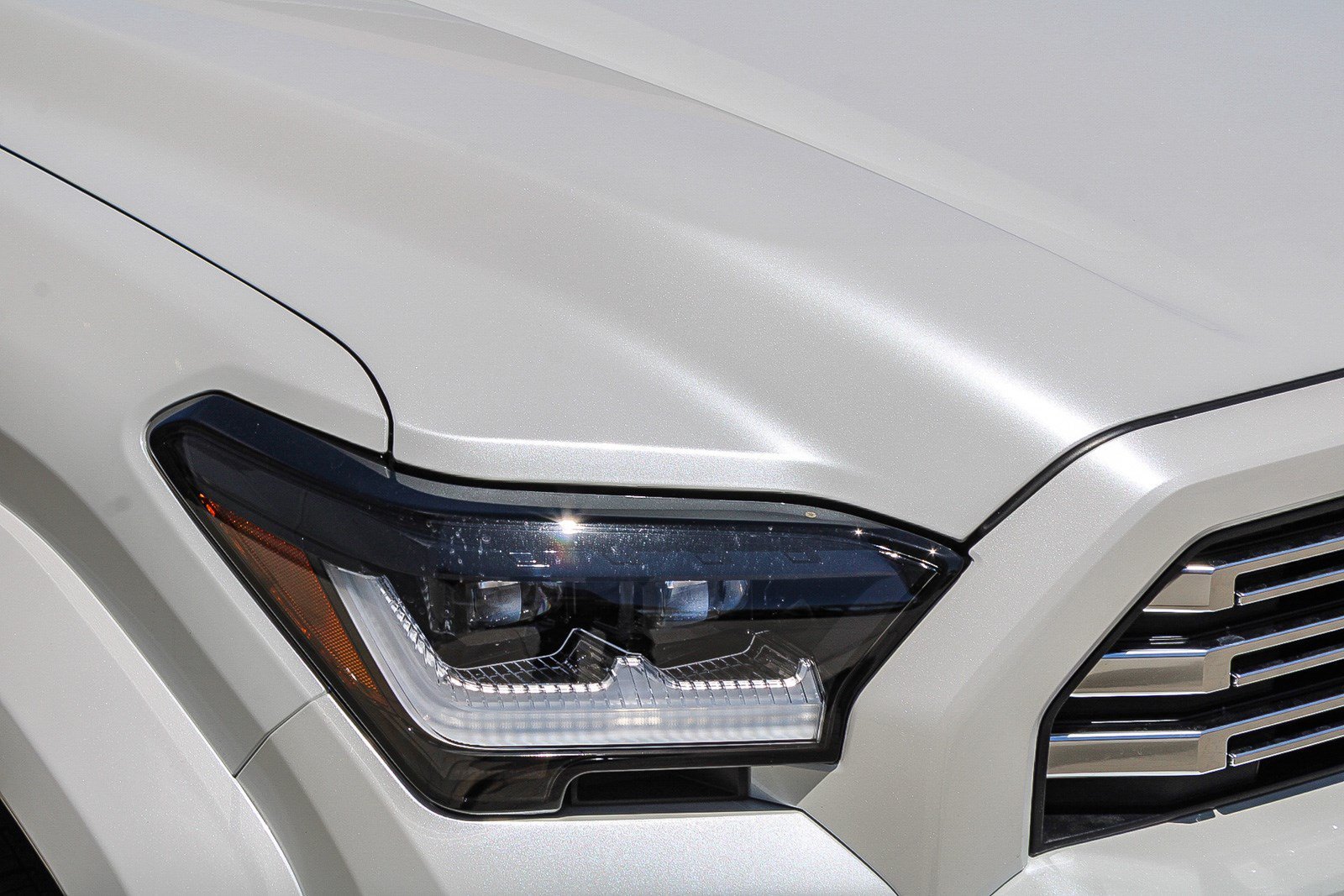 New 2026 Wind Chill Pearl <sup>1</sup> Toyota 4Runner Limited image 4