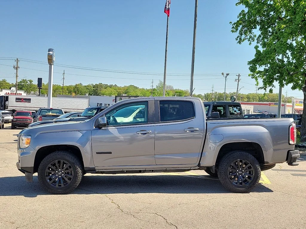 Used 2022 Satin Steel Metallic GMC Elevation image 3