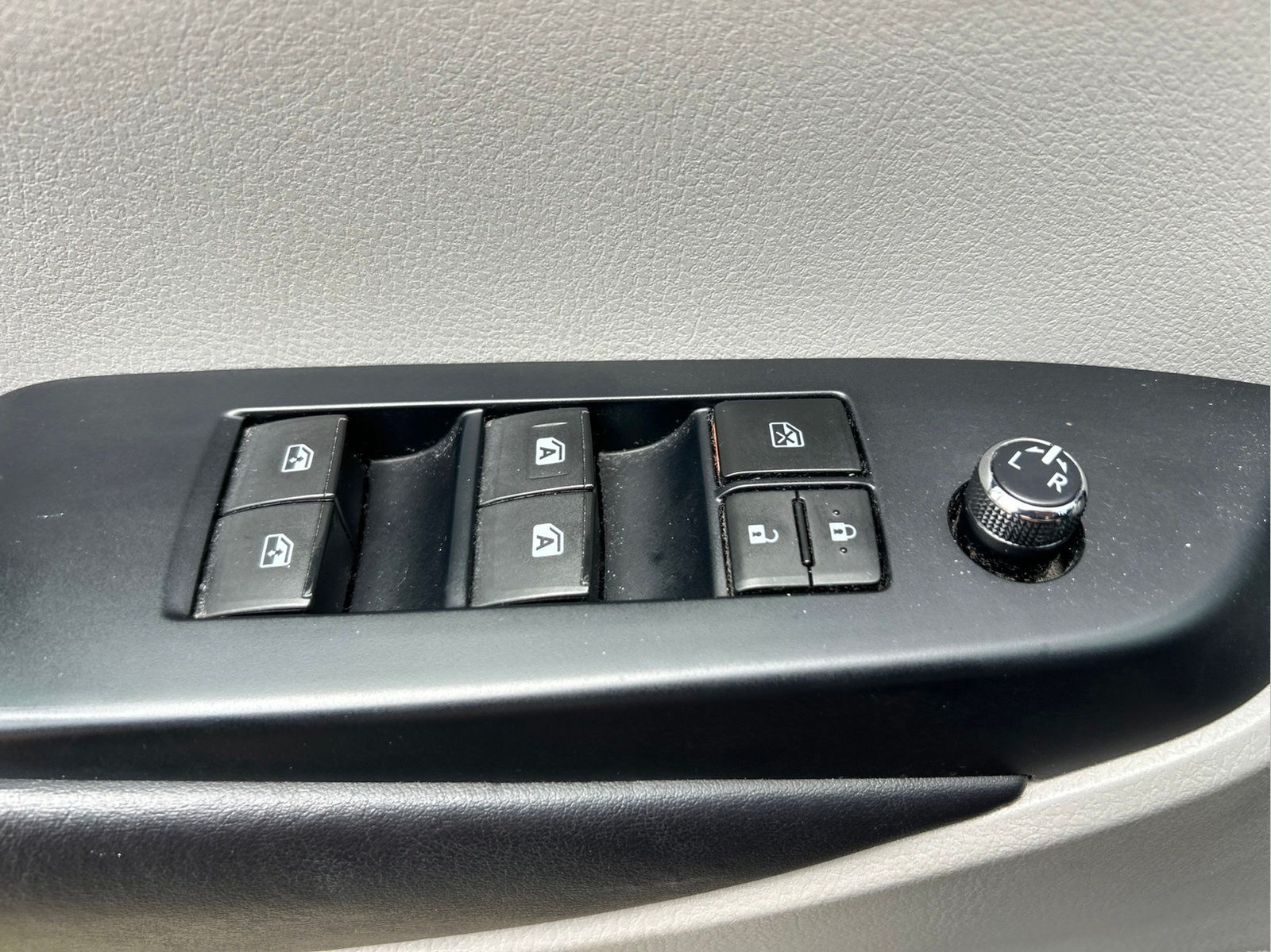 Used 2019 Gray Toyota LE Plus image 24
