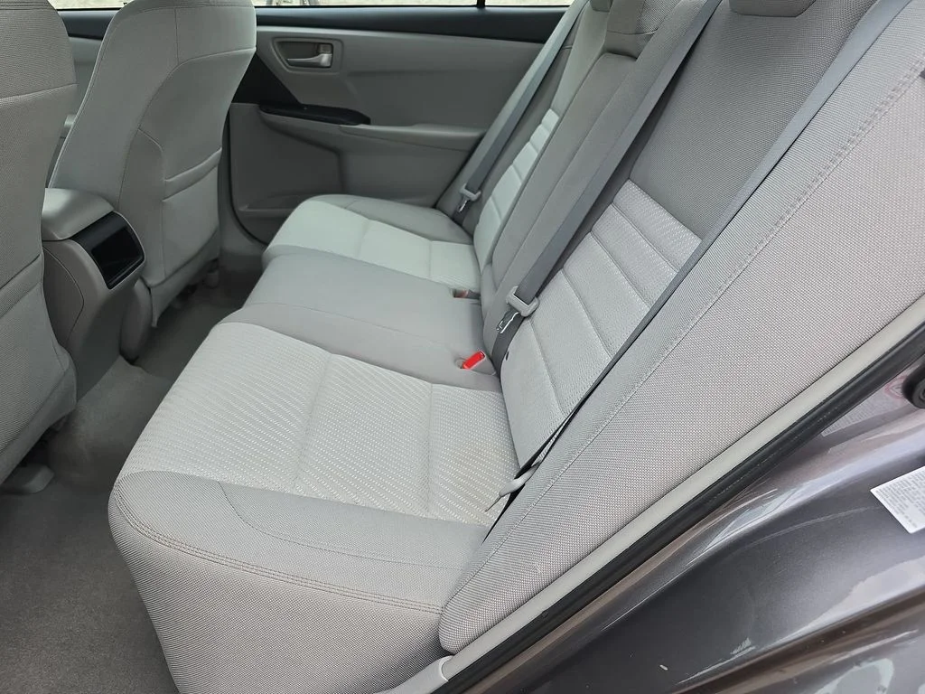 Used 2015 Gray Toyota LE image 24